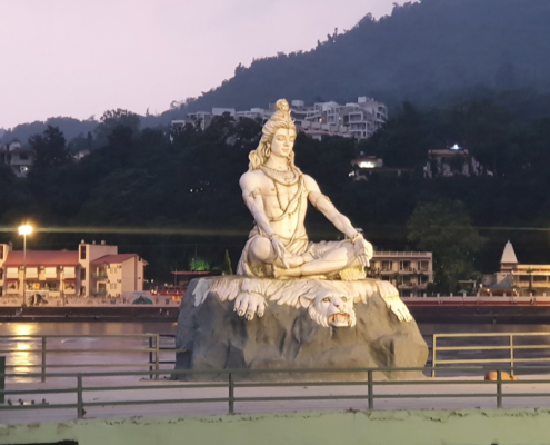 Shiva meditatie Rishikesh